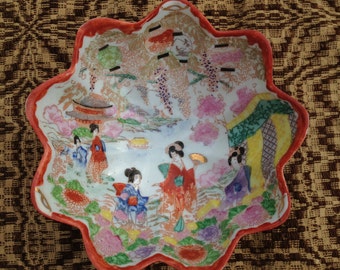 Geisha Ware Scalloped Edged Footed Bowl
