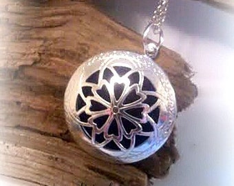 Aromatherapy Locket Necklace,Essential Oil Diffuser Necklace,Perfume Locket Necklace,Homeopathic Jewelry,Fragrance Necklace,YoungLiving Oils
