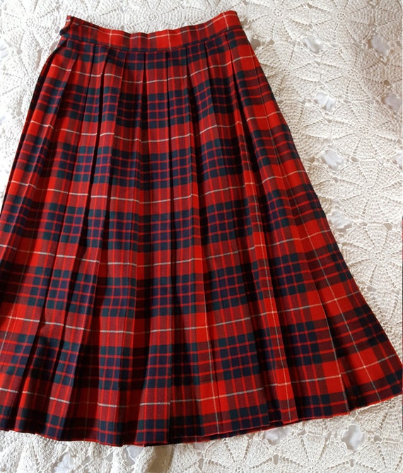 Vintage 1960s German Plaid Wool Skirt. Irene Ludwig. Med.
