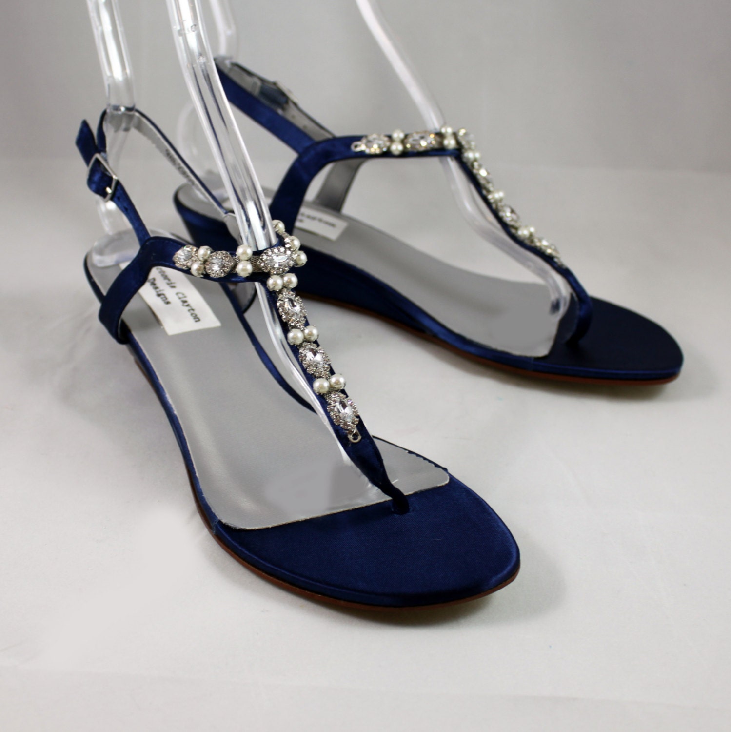 casual shoes with 1 inch heel