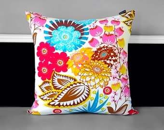 Pillow Cover - Lou Lou Summer Totem Tart, 20" x 20"