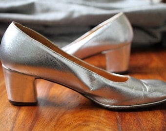 Palm Springs 1960s Silver Pumps