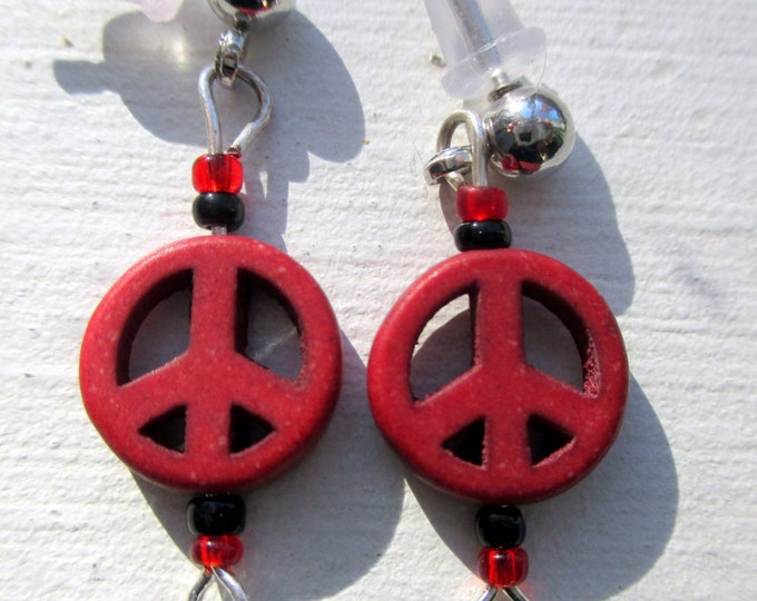 Peace sign earrings-peace sign jewelry-blue-Red-yellow-small Hippie earrings-Clip on earrings-Tween post-Teen jewelry-valentine gifts