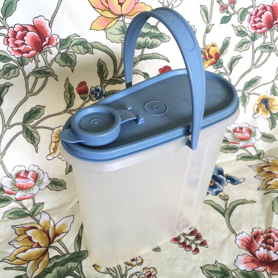 Vintage Tupperware Pitcher with Blue Lid Pour Spout and