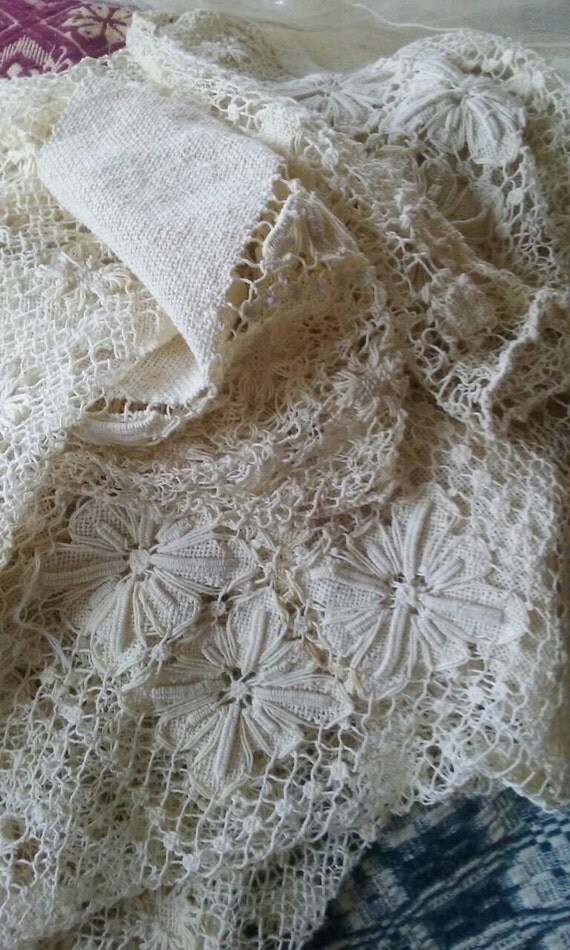 VINTAGE Hand Done Irish Lace Tablecloth/Large by LauriettesCloset