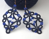 Orecchino in vetro blu cobalto. Posta in argento sterling 925