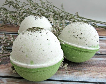 White Tea and Ginger Bath Bomb - Homemade Bath Bomb - Cocoa Butter Bath Bombs - Spa Bath Bomb - Mother's Day Gift - Girlfriend Gift - Vegan