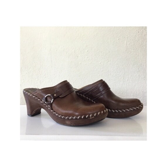 frye leather clogs