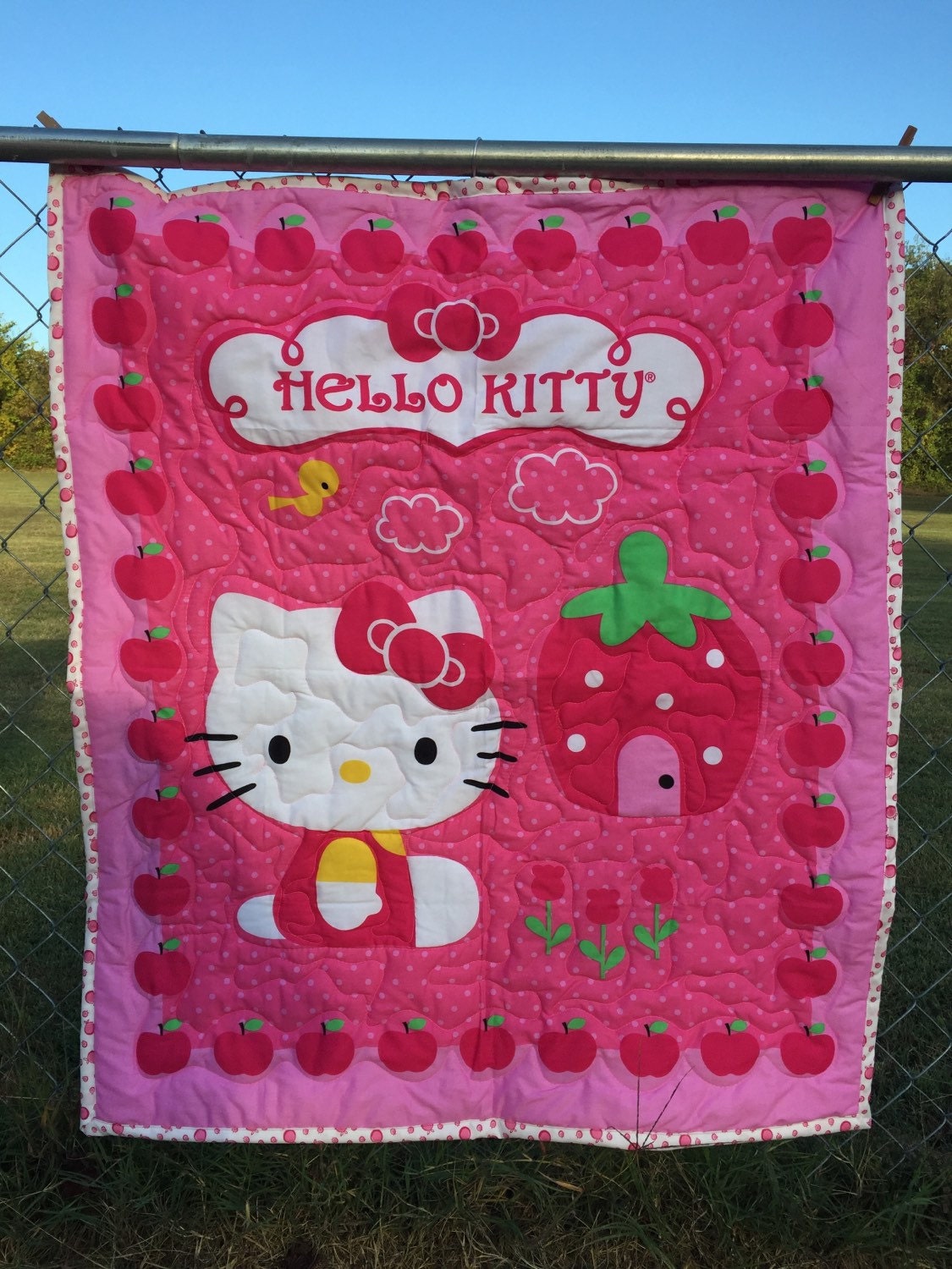 cute-hello-kitty-quilt-licensed-by-springs-creative-products