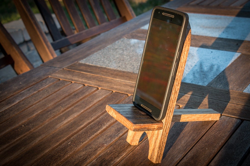 free phone stands near me
