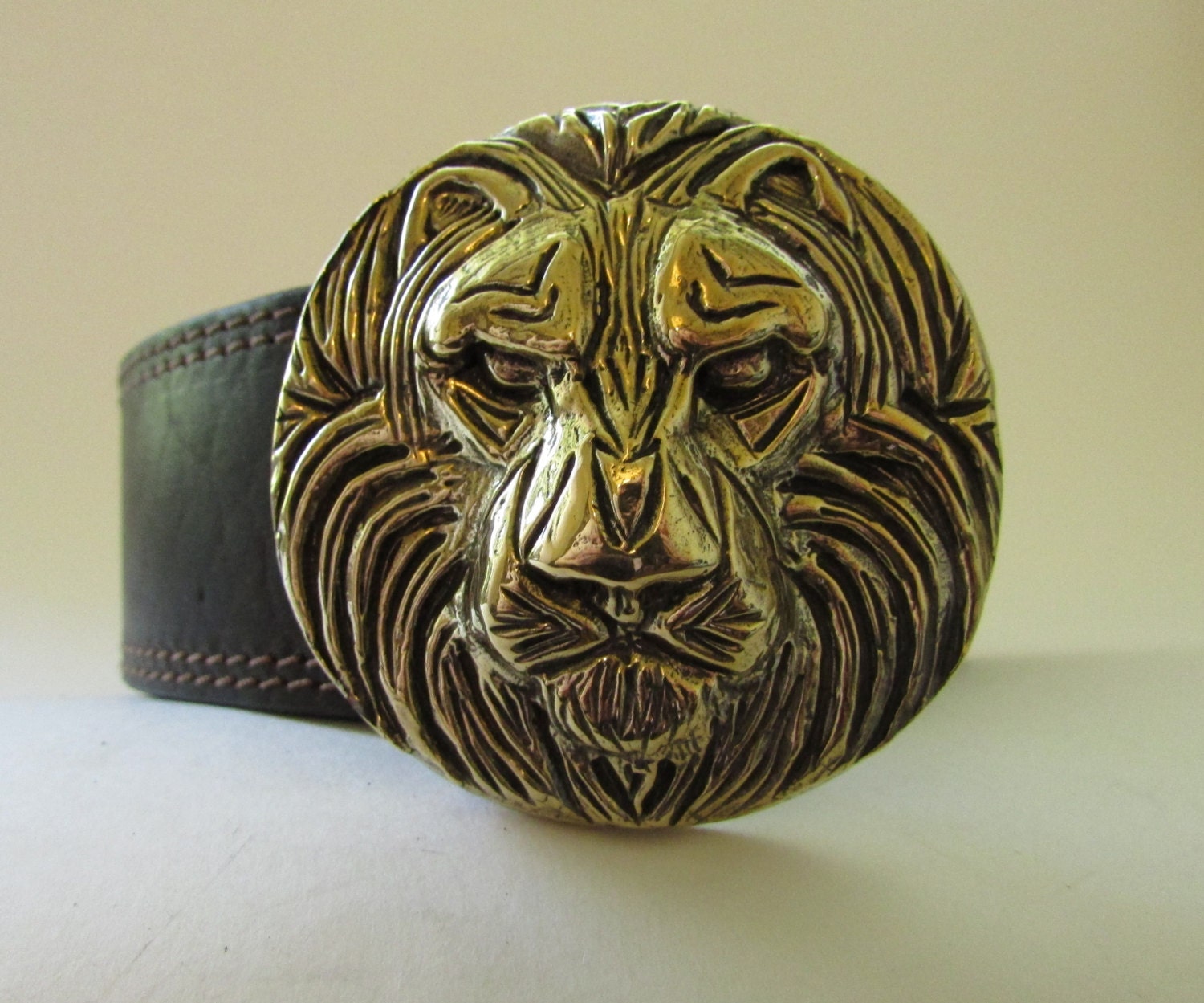 Belt buckle Lion