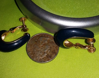 Vintage Stamp Signed Napier Black Clip On Earrings