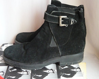 Womens Suede Harness Ankle Boots ITALY / size 9 Eu 40 UK 6 .5 M / Black Suede n Leather / Via SPIGA Oxford Flat Boot