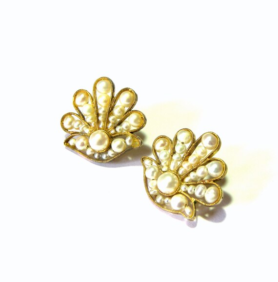 Costume Pearl Shell Earring Jewelry Vintage by LunaEssence on Etsy