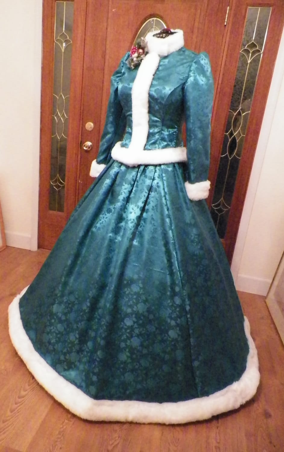 Holiday Carolers Dickens Victorian White Christmas Ball Gown Dress Costume