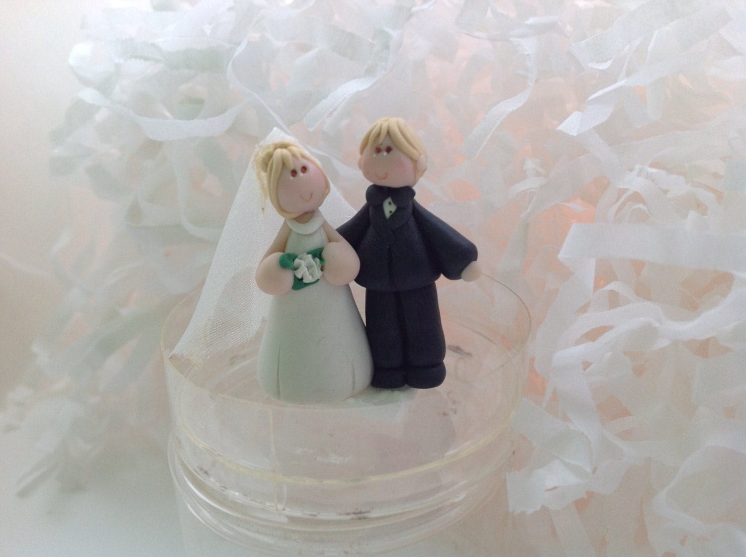 miniature bride and groom figures