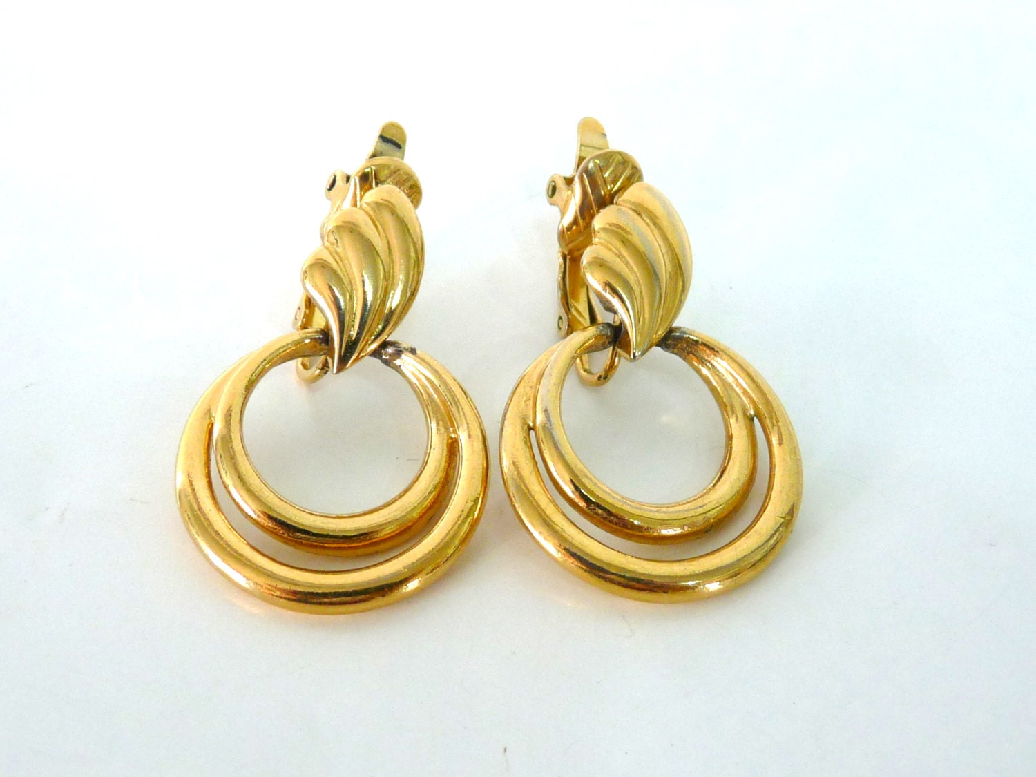 Trifari Gold Hoop Earrings Vintage Clip-On drop by KMalinkaVintage