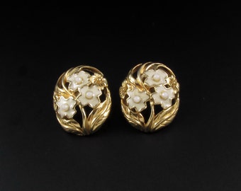 Avon Enameled Flower Earrings, Avon Earrings, Gold Earrings, Enameled Earrings, Floral Earrings
