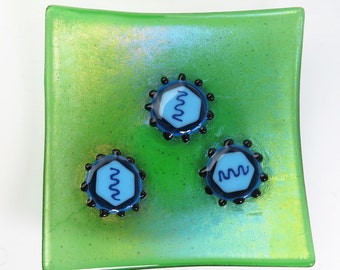 Virus Flavivirus Fused Glass Dish  Dengue Fever West Nile Yellow Fever