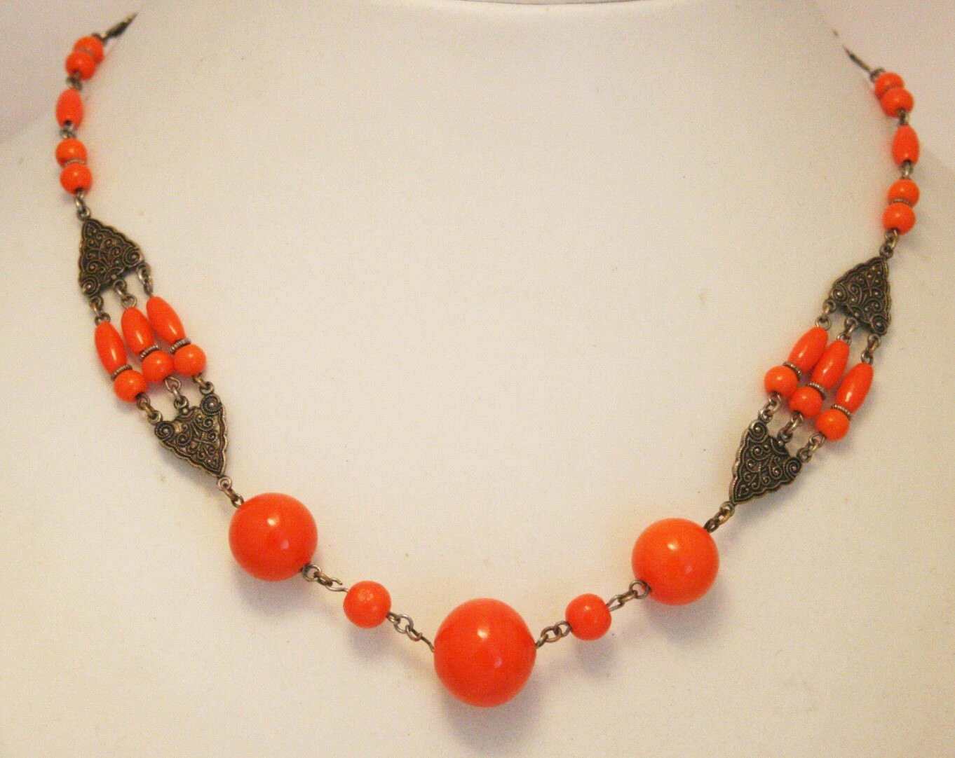Vintage orange glass bead necklace