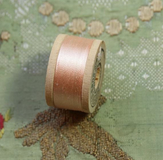 1 vintage pure silk buttonhole twist thread spool pale pink