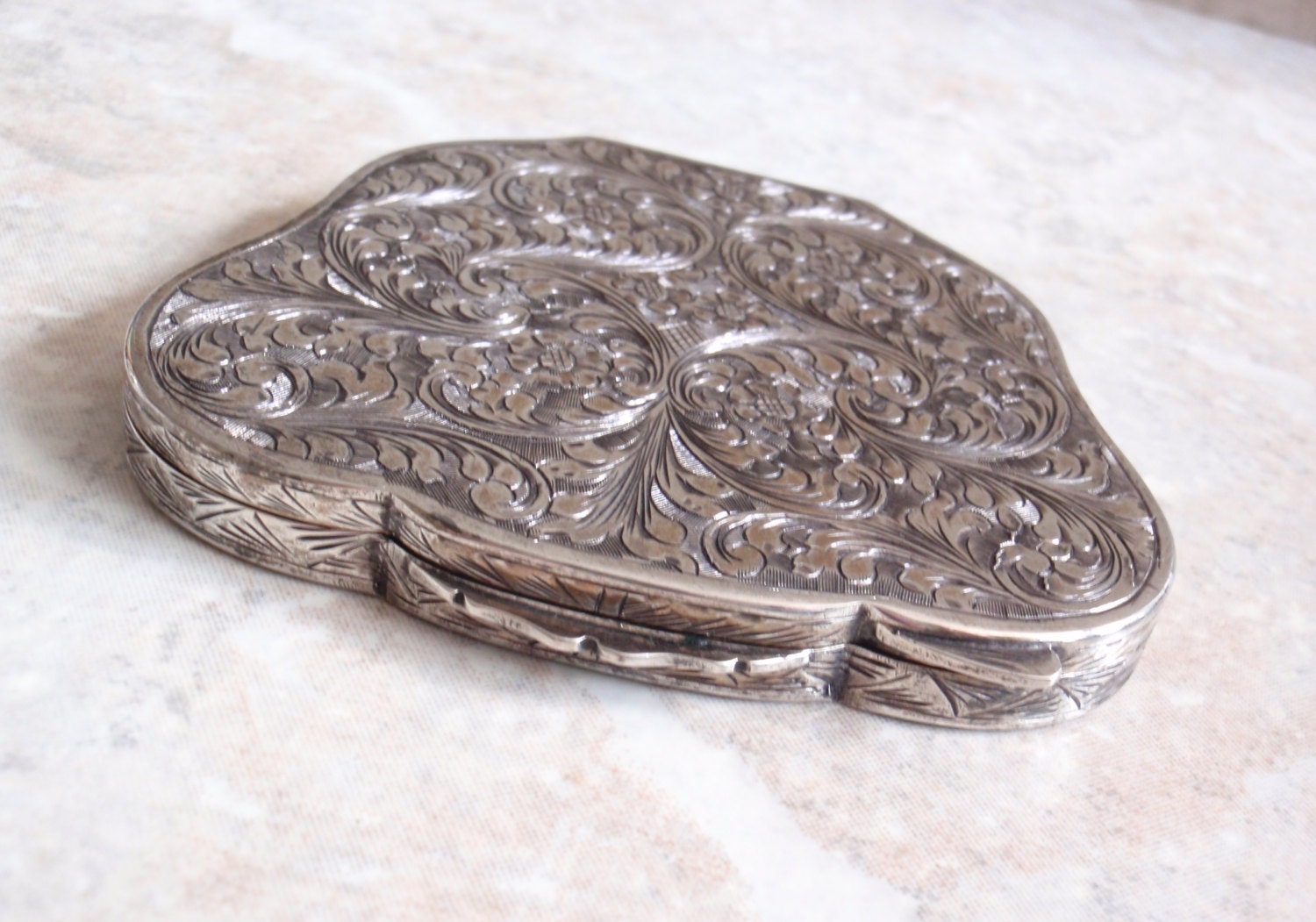 800 Silver Compact Clamshell Design Floral Engraved by cutterstone