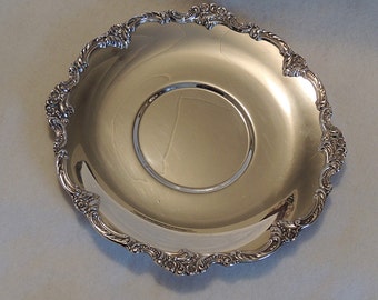 Vintage Reed & Barton Silverplate 11.75" Tray Platter.. Tara Hall 1108.. Floral Edge
