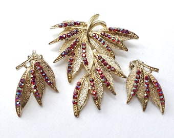Vintage Tara Jewelry Set Red & Gold Brooch Earrings Holiday Reto Mad Men Fashion Jewelry