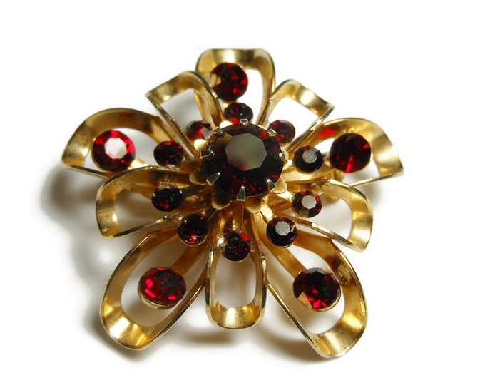 SALE 1940s Coro brooch, 1940s early 1950s gold open work petals on this floral brooch with ruby rhinestone faceted center and embellishments