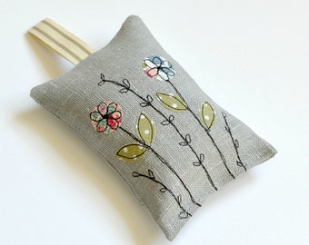 Lavender bag, Lavender sachets, Scented bag, Dried lavender, English Lavender, Lavender scent, Linen lavender bag, Embroidered flowers