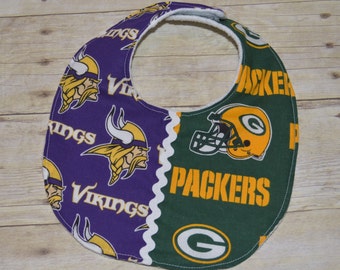 Wisconsin Green Bay Packers/Minnesota Vikings NFL House Divided Baby Bib