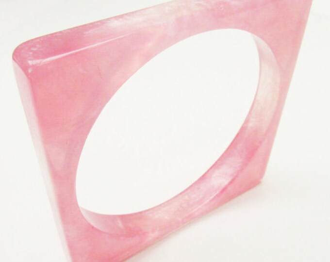 Pink Lucite Square Bangle - Pink White marble vintage plastic - Mid Century Mod bracelet