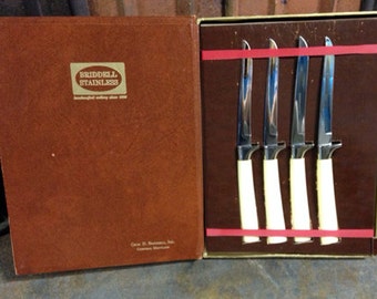 Vintage Steak Knives, Carvel Hall Cutlery, Briddell Knives, "Treasury Of Sharp Stories" Carvel Briddell Set of 4 Steak Knives w/ Box