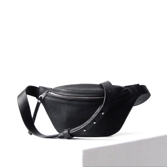Fanny pack 'SMALL' in black leather by DaphnyRaes on Etsy