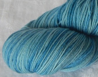 Sun Bleached on Mad Sock 75/25 SW merino and nylon sock yarn