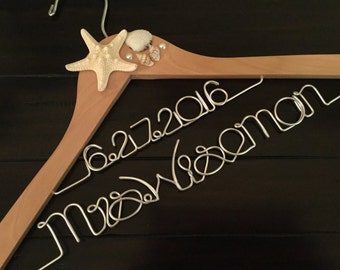 Beach wedding hanger. Rustic wedding hanger. Wedding dress hanger. Starfish hanger. Personalized hanger. Sea hanger