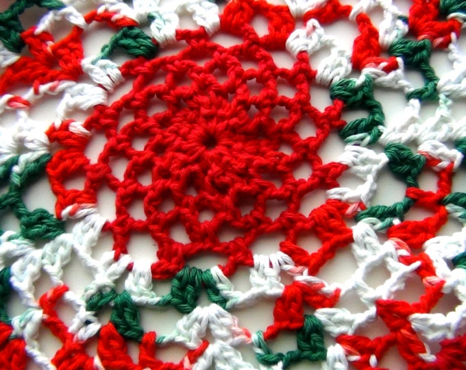 Christmas Doily, Table Mat, Red and Green Doilies, Gift Ideas