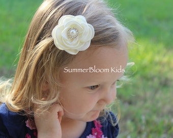 Ivory hair clips, ivory hair bows, ivory flower girl hair clips, ivory wedding hairpiece, girls ivory hair accessory, ivory satin flower