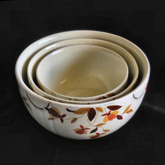 Set of 3 Jewel Tea Nesting Mixing Bowls in Autumn Leaf by Hall