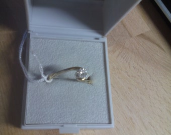 585er gold ring 0.26 CT. Brilliant 19mm Interior in very good condition
