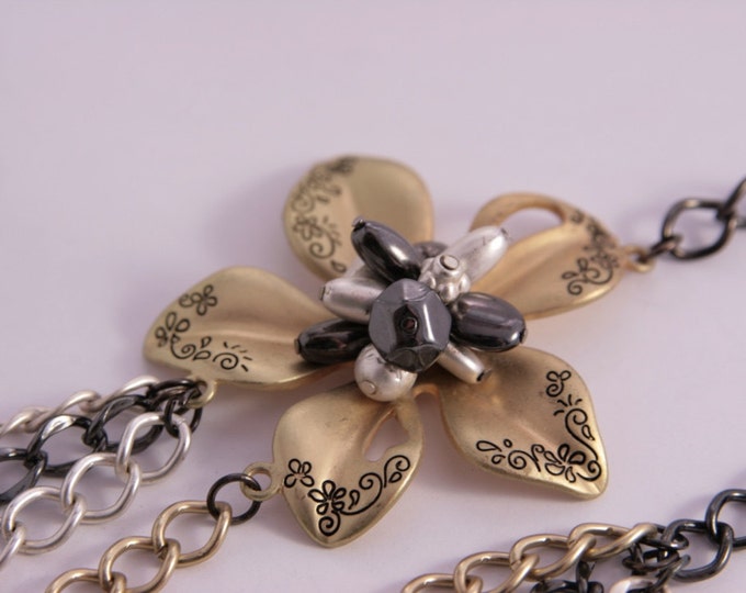 Lariat Flower Necklace Gold Silver Black Large Rose Fashion Necklace Pendant