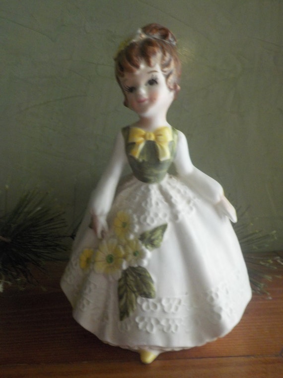 Vintage lady figurine planter Lefton