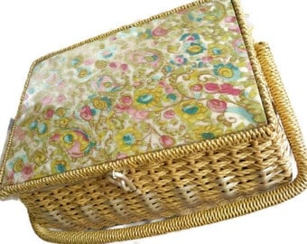 Sewing basket, MOD Vintage sewing basket, vintage wicker and flower print SEWING BASKET, great condition