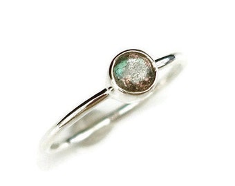 Labradorite Stacking Ring, Labradorite Ring, Simple Gemstone Ring, Gemstone Stacking Rings, Dainty Rings, Mistry Gems, R21L