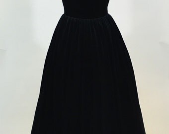 Black ball gown, prom dress, evening gown, party dress, long dress, velvet dress, strapless dress, vintage style dress
