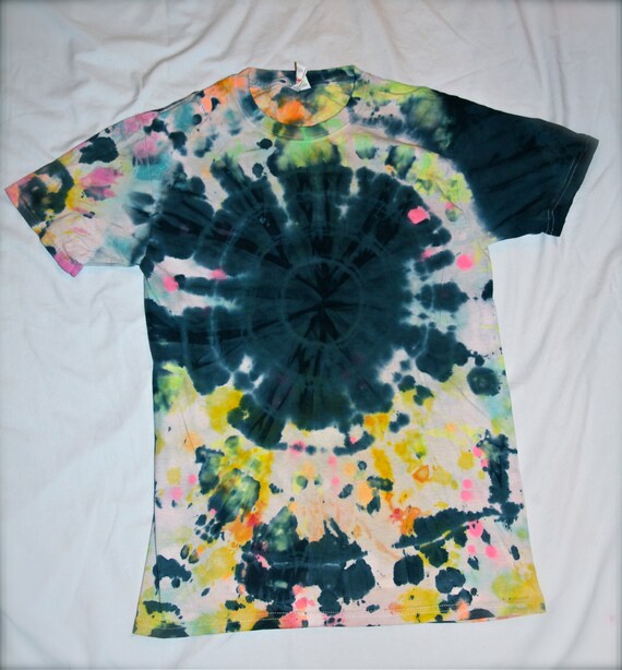 tie dye shirt bullseye