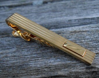 Vintage Gold Tie Clip. 1970s. Gift for Dads, Grads, Groomsmen, Husbands, Sons, Brothers.