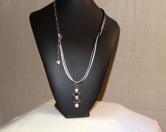 Necklace pendant. small Buddha, strength and wisdom rallied 411-15