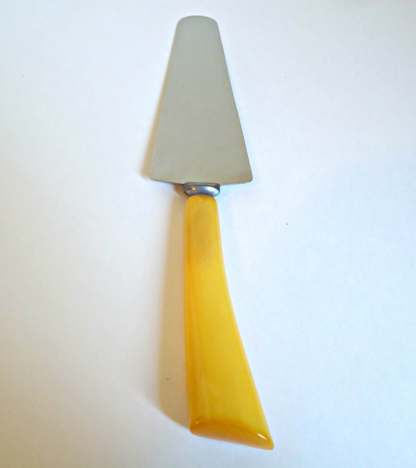 Bakelite Serving knife Cake Pie Knife Vintage Butterscotch