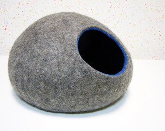Pet bed / Cat bed / Cat cave / puppy bed / cat house / pet furniture / cat nap cocoon. Two color felted cat bed XS, S, M, L or XL sizes